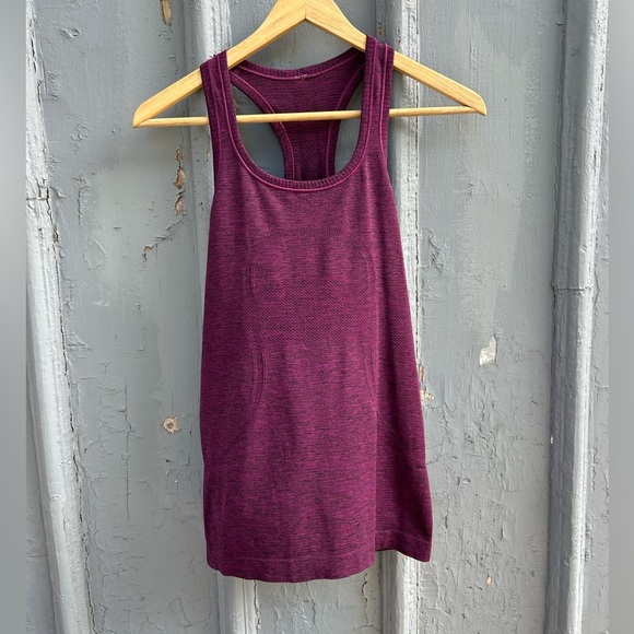 Lululemon purple swiftly tech racer back, size 4 - Picture 3 of 9